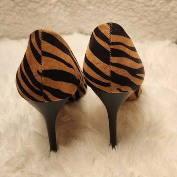 Eva Mendes for New York and Company Zebra Print Heels - Picture 5 of 6